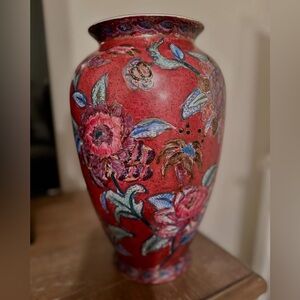 Vintage Chinoiserie Vase: 12" tall, no disclaimers.